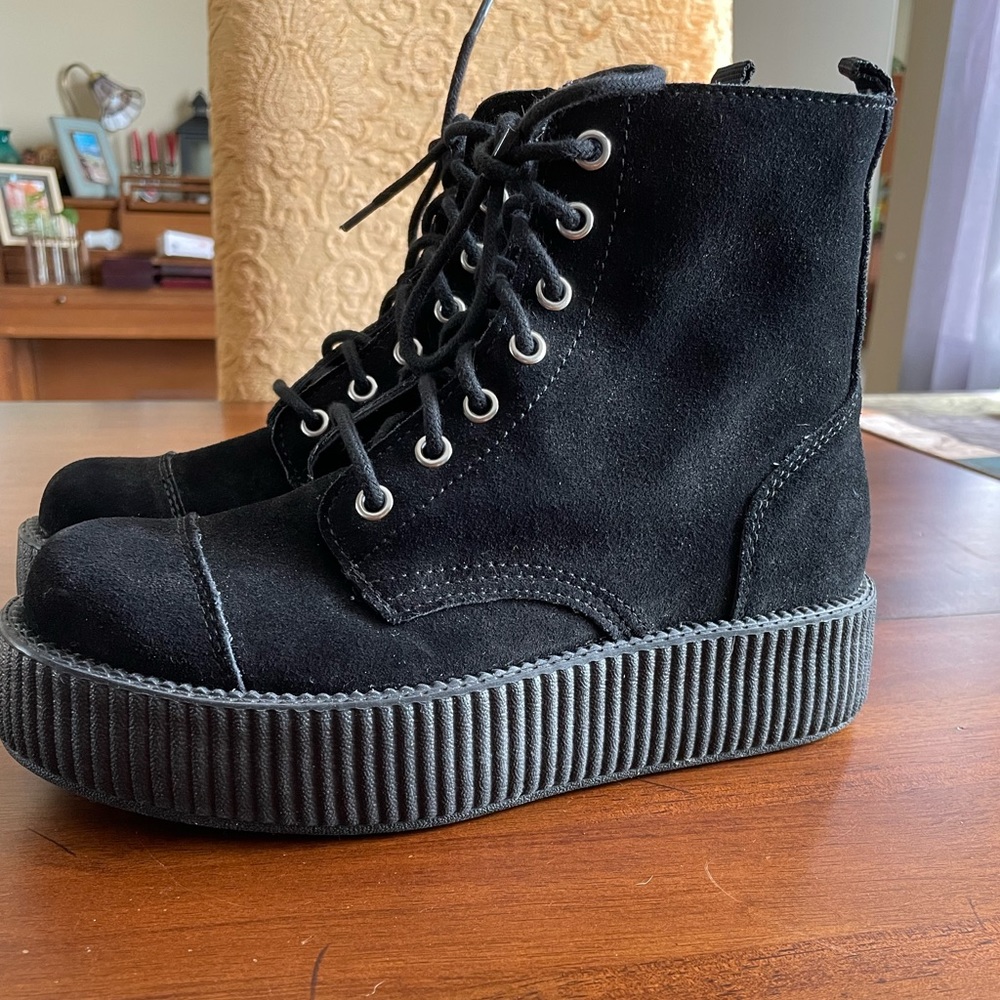 TUK Suede boots